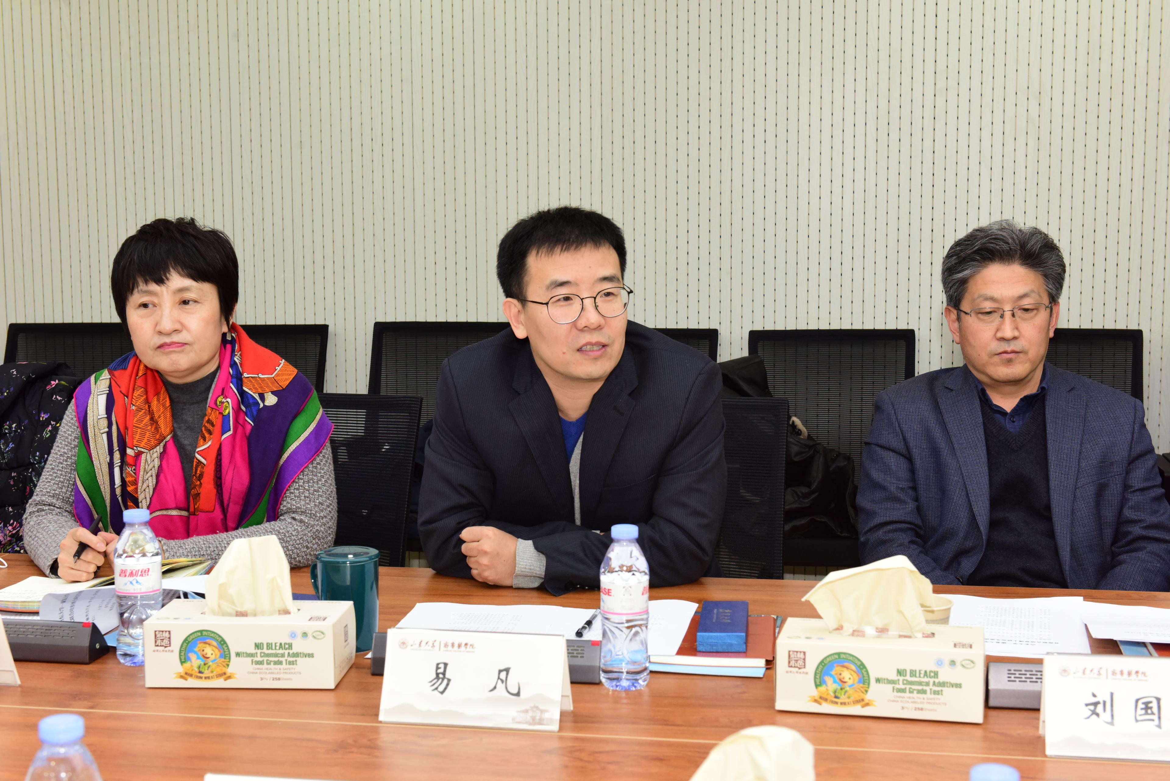 易凡在致辞中介绍了山东大学和齐鲁医学悠久的办学历史,交流了山东