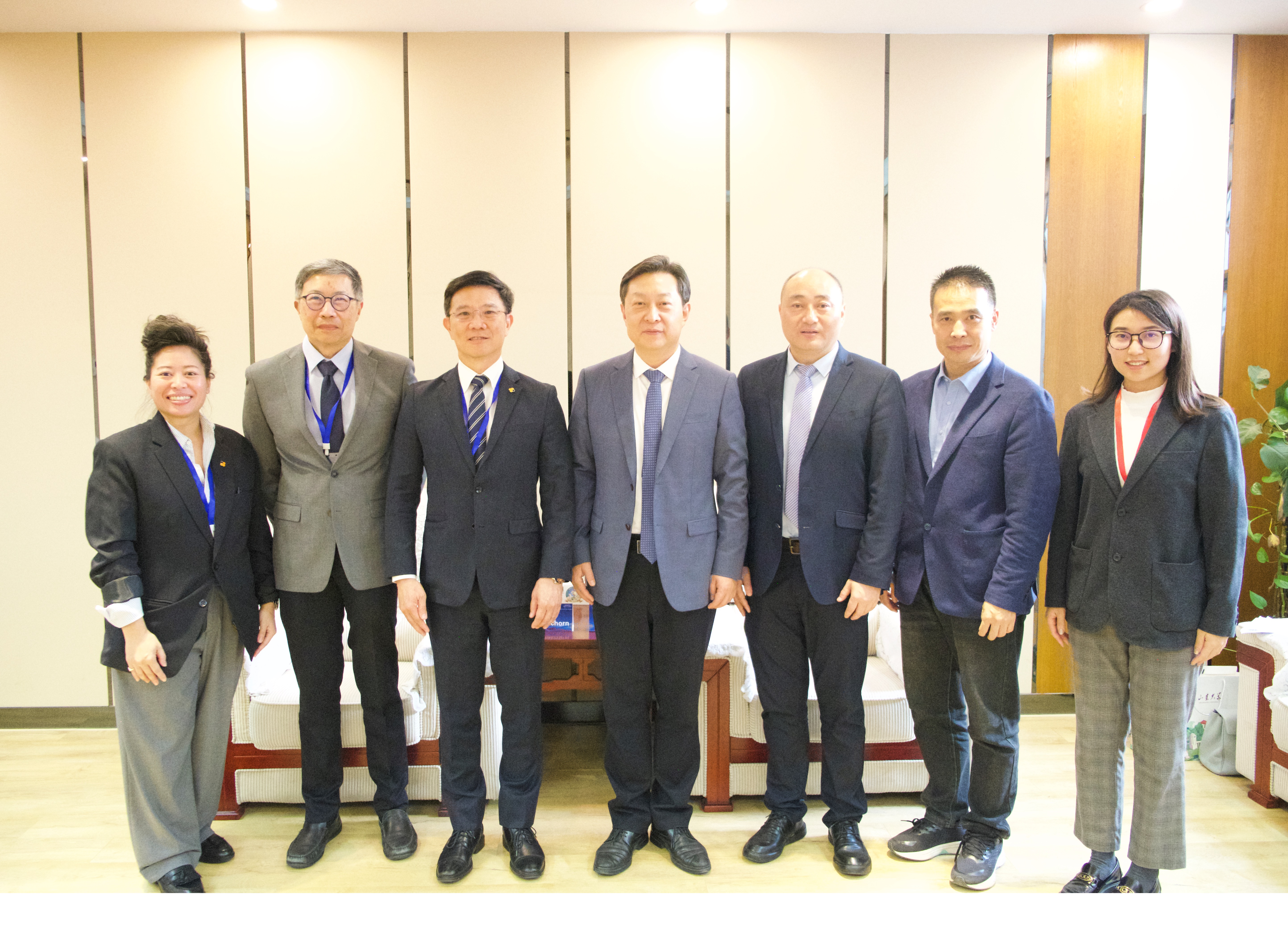 陈鑫会见泰国先皇理工大学医学院代表团