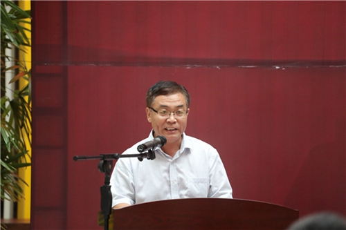 山东大学副校级干部、齐鲁医学部党工委书记侯俊平致辞.jpg 山东大学副校级干部、齐鲁医学部党工委书记侯俊平致辞.jpg